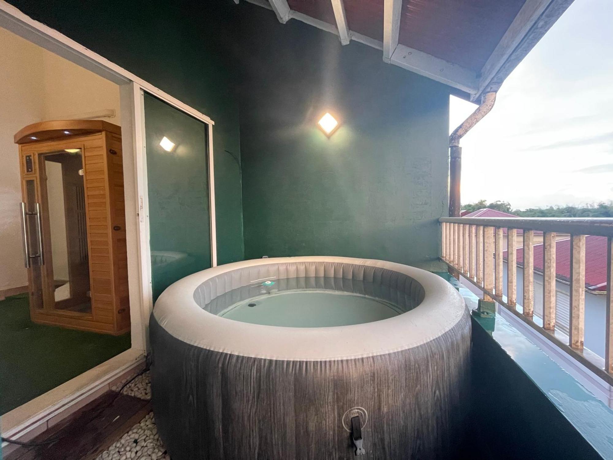 Appart Spa 20 Min Port Croisiere Et Aeroport Сент-Роз Экстерьер фото