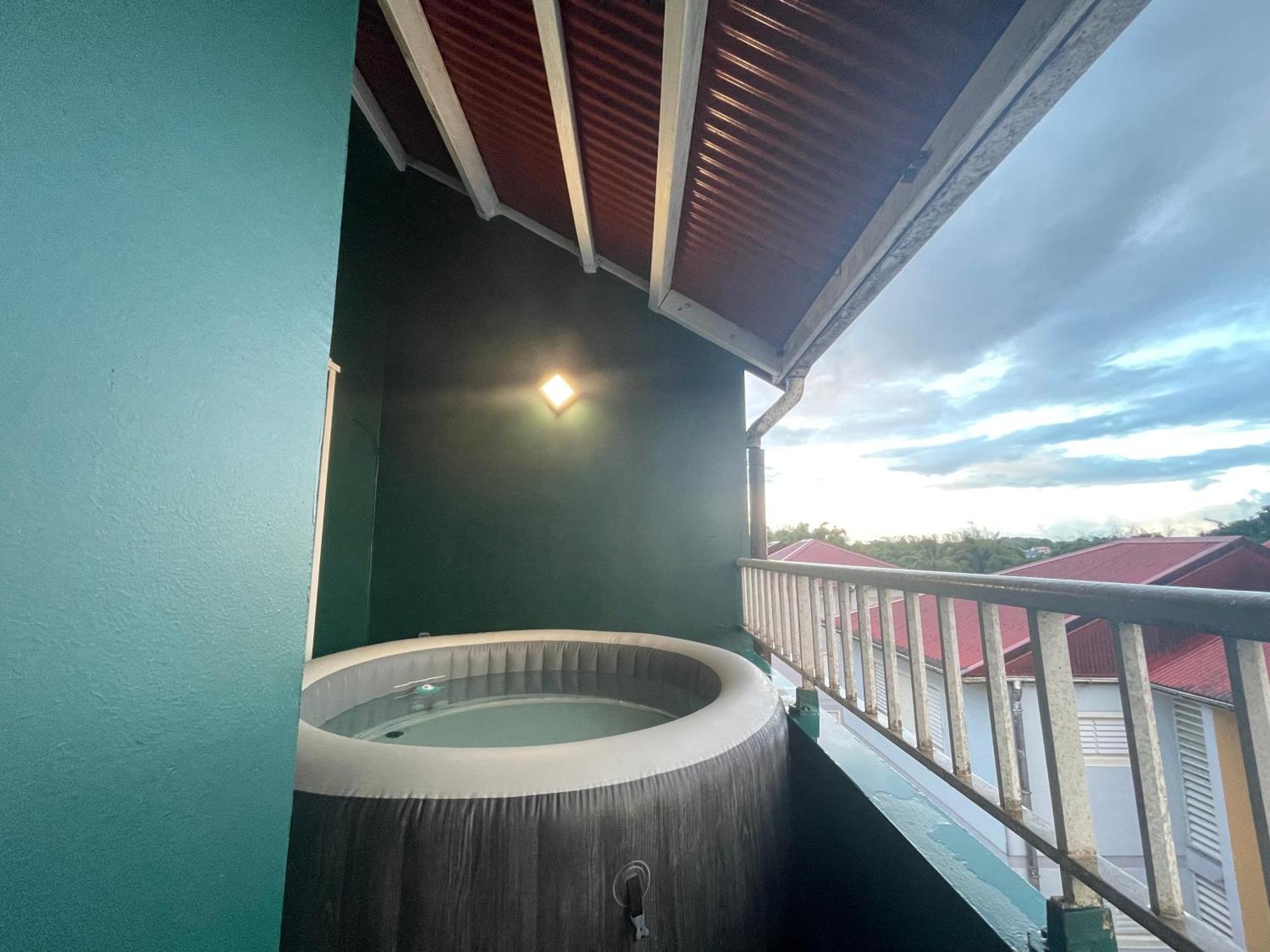 Appart Spa 20 Min Port Croisiere Et Aeroport Сент-Роз Экстерьер фото