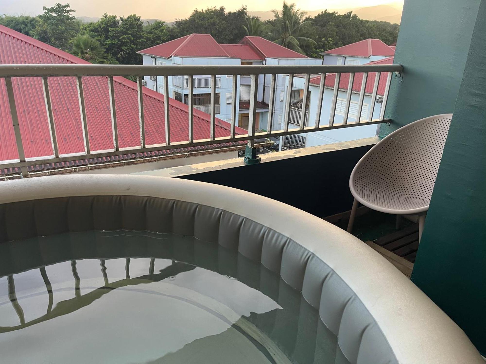 Appart Spa 20 Min Port Croisiere Et Aeroport Сент-Роз Экстерьер фото